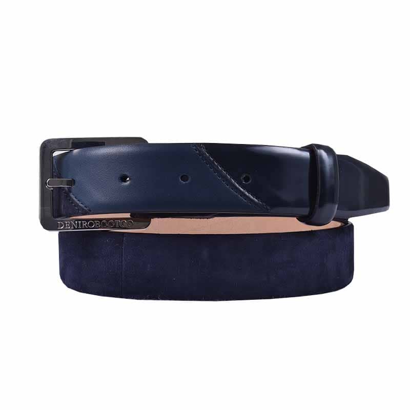 This fashionable De Niro belt is made in the suède like Camoscio blue leather, with a brushed blue tip. These De Niro belts are made with a big silvercoloured buckle. This belt is made of Italian calf leather of the finest quality. Adding a belt to your riding attire can completely put your outfit together, and matching your belt with your ridingboots can make any outfit look fabulous. Have a look at all De Niro belts here. 